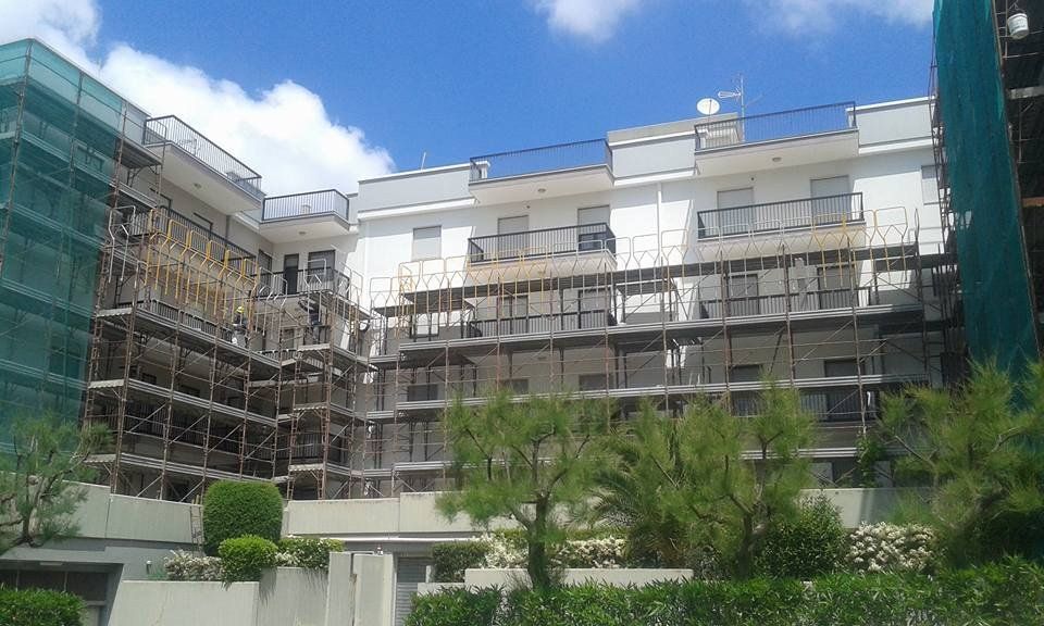 Palazzo con impalcature