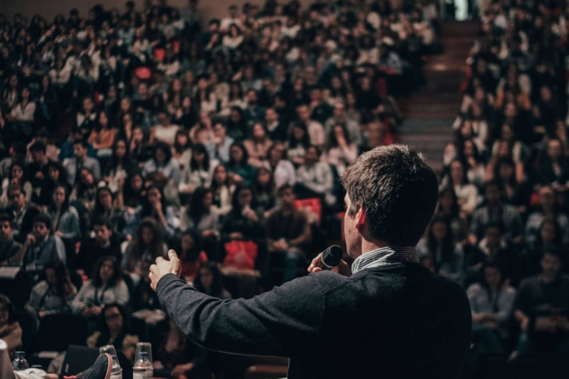 Vincere la paura di parlare in pubblico Vincere la paura di parlare in pubblico