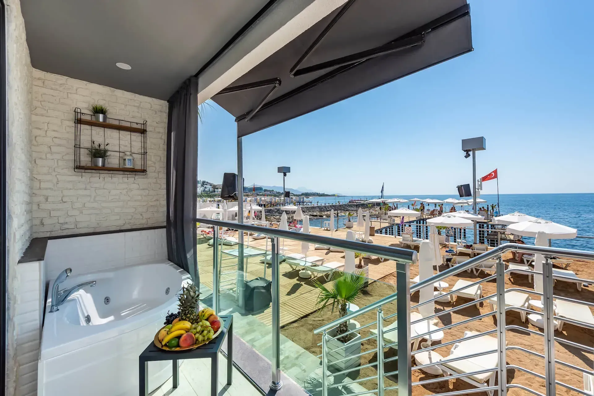 White City Beach Hotel