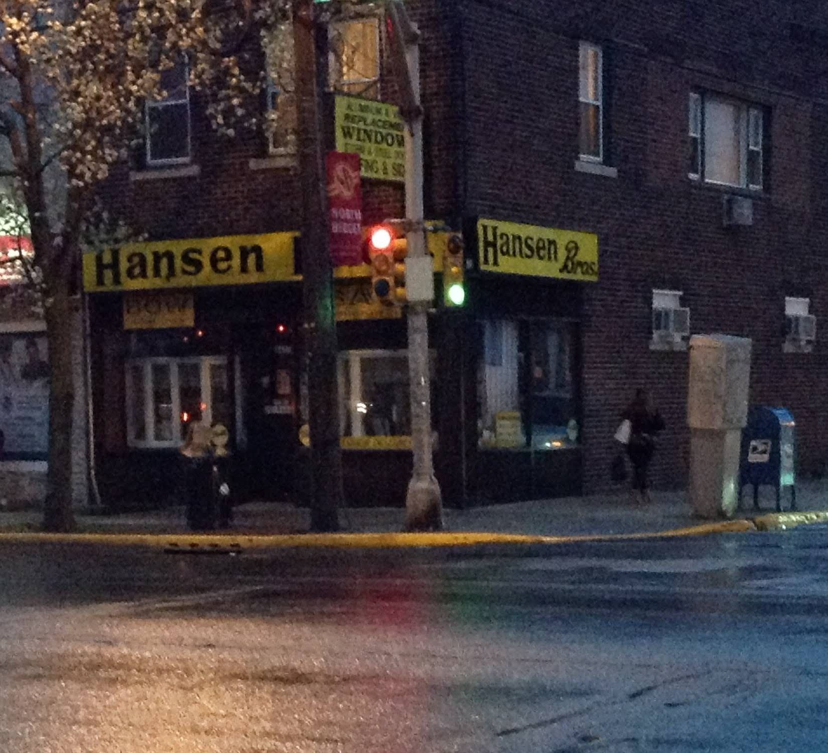 A yellow sign that says hansen on it