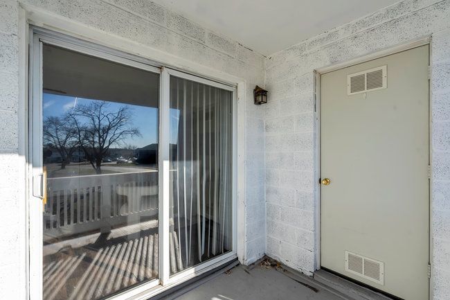 Exterior view of Town Bank Manor apartments