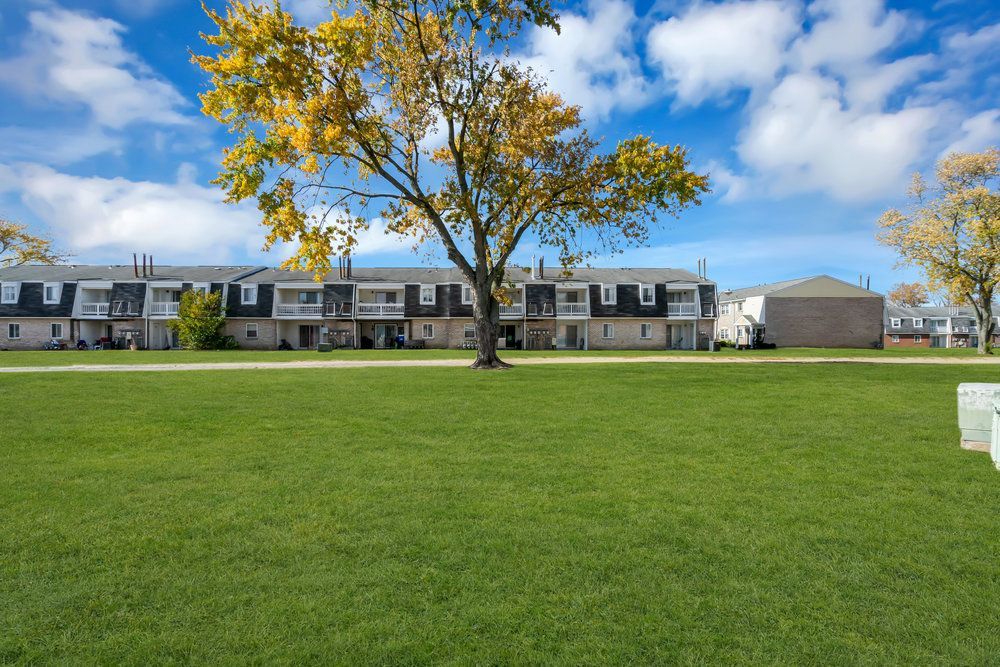 Exterior view of Town Bank Manor apartments