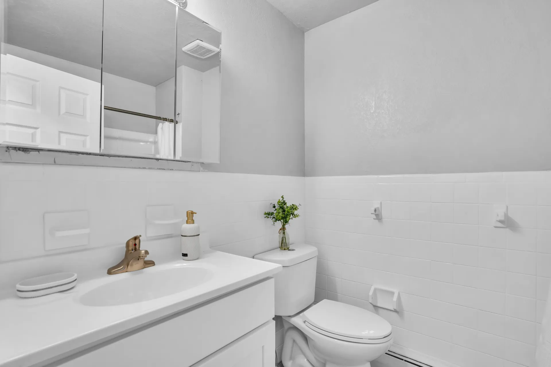 Clean apartment bathroom with vanity at Town Bank Manor Apartments in Town Bank, NJ
