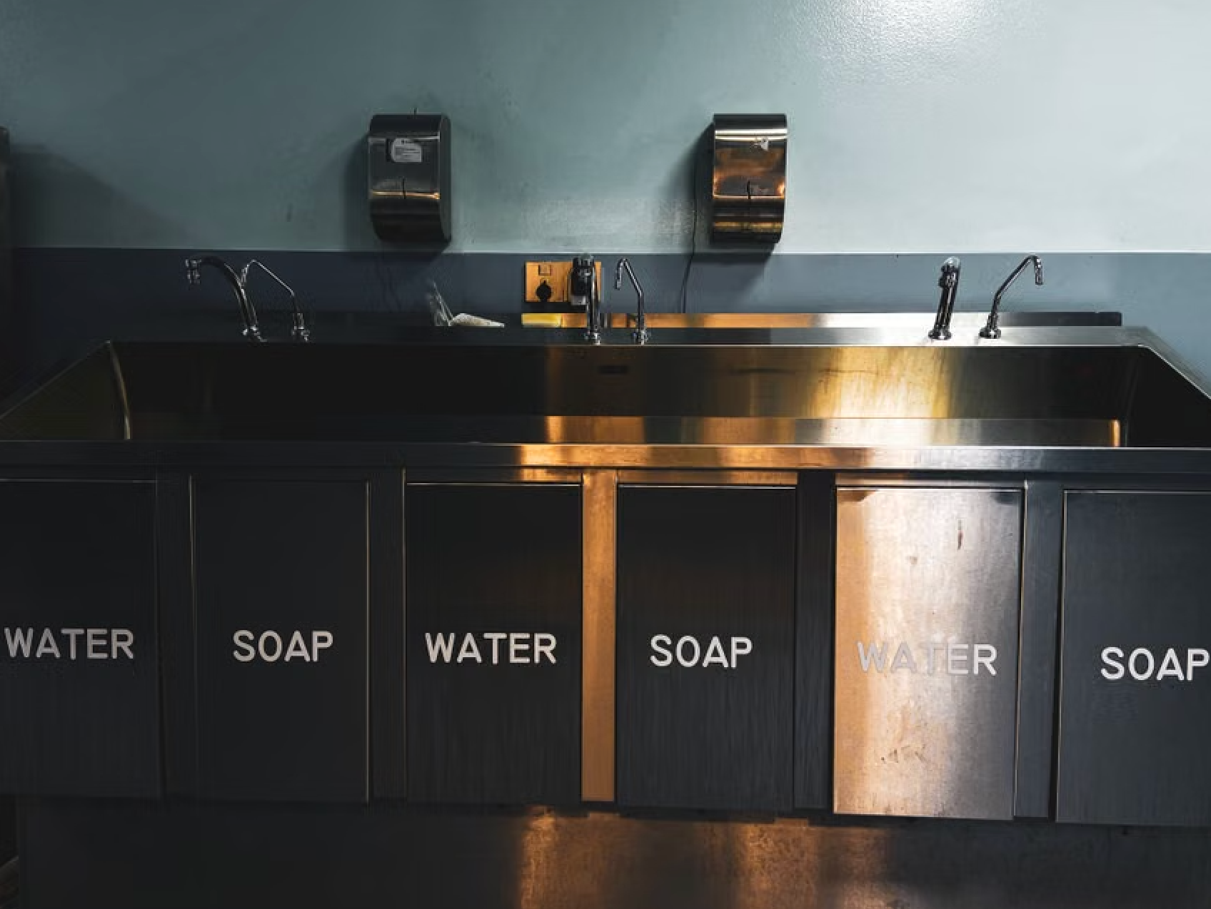 commercial kitchen sink plumbing