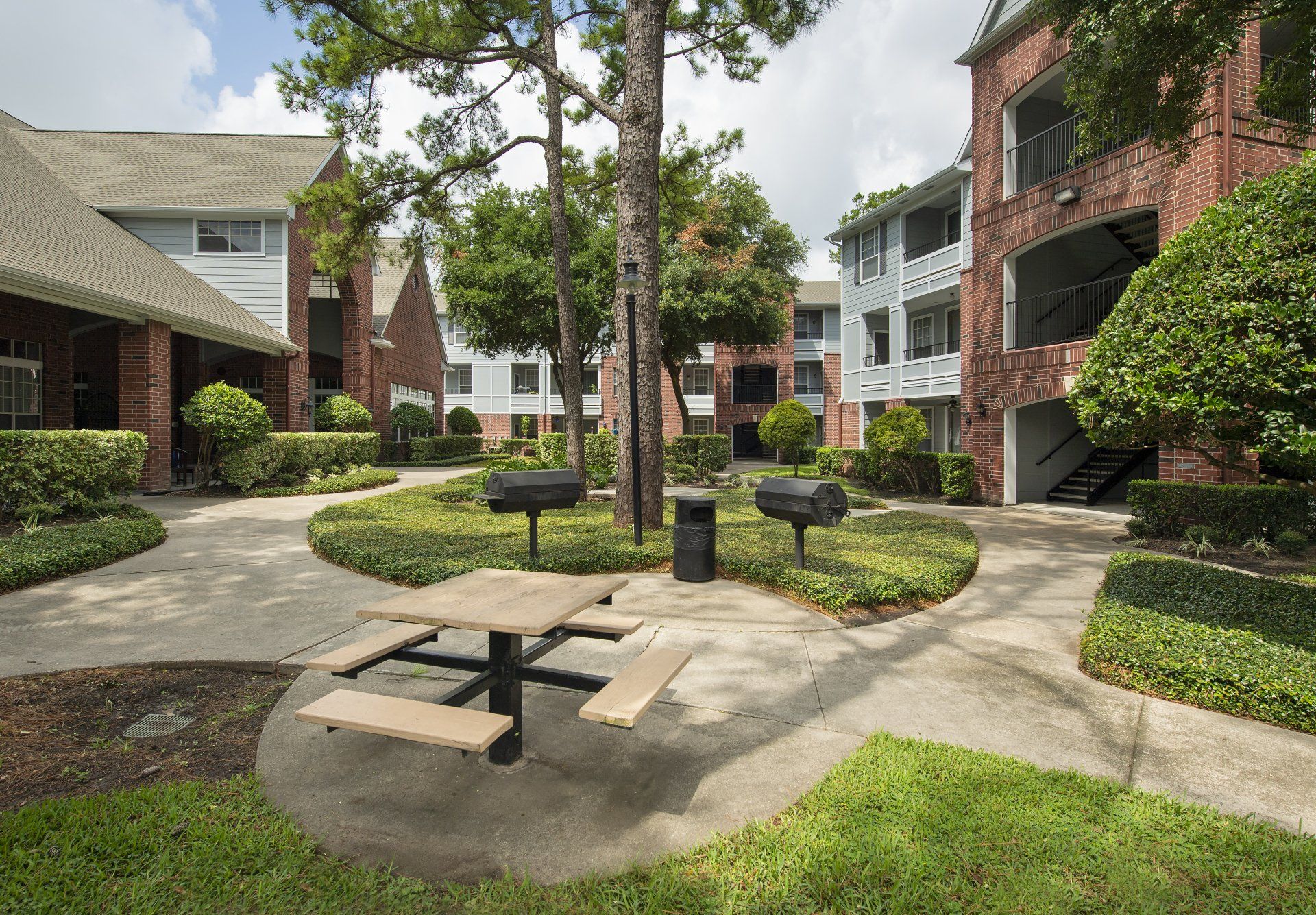 Veranda at Centerfield Apartments for Rent in Houston, TX