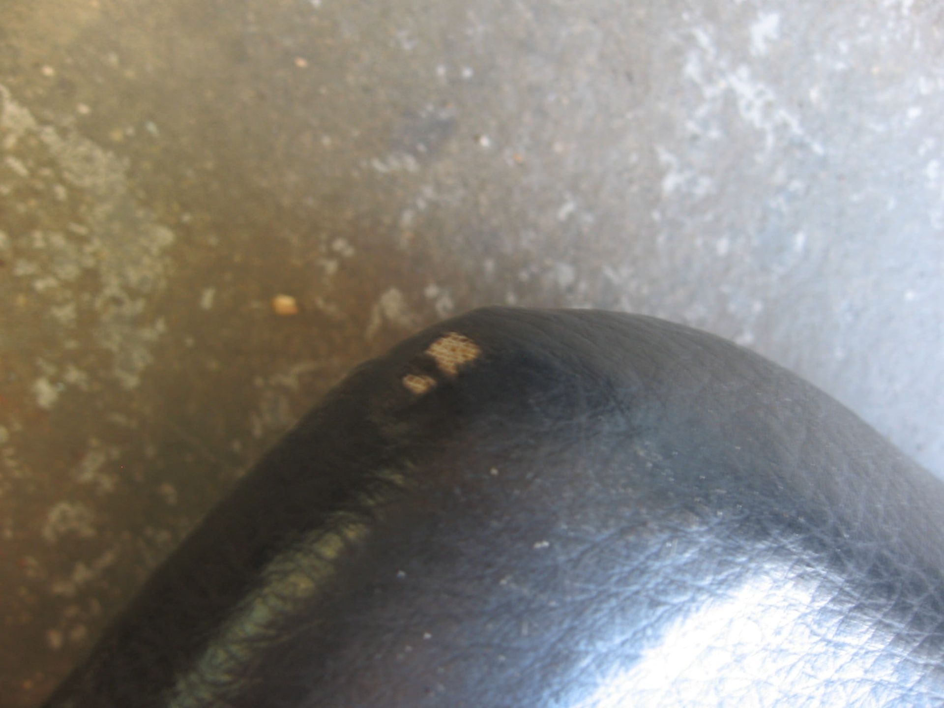 zadel	Gpz500s 1987-93	53001-1519			1	beschadiging linksachterop