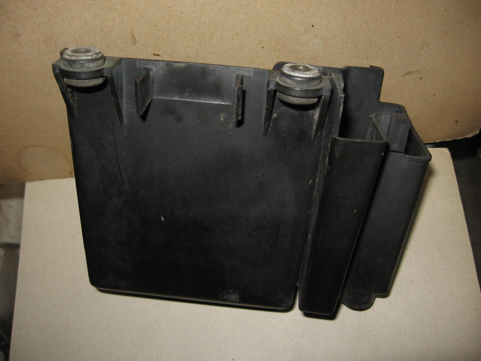 accubak /gereedschapsbak , toolbox	Xj700 1985 	1aa-21171-00