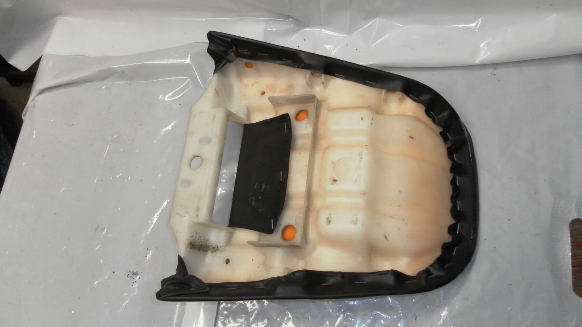 Buddyzit , duo zadel Gsx600f 88-97 45300-19c00-58R 			,gebruissporen