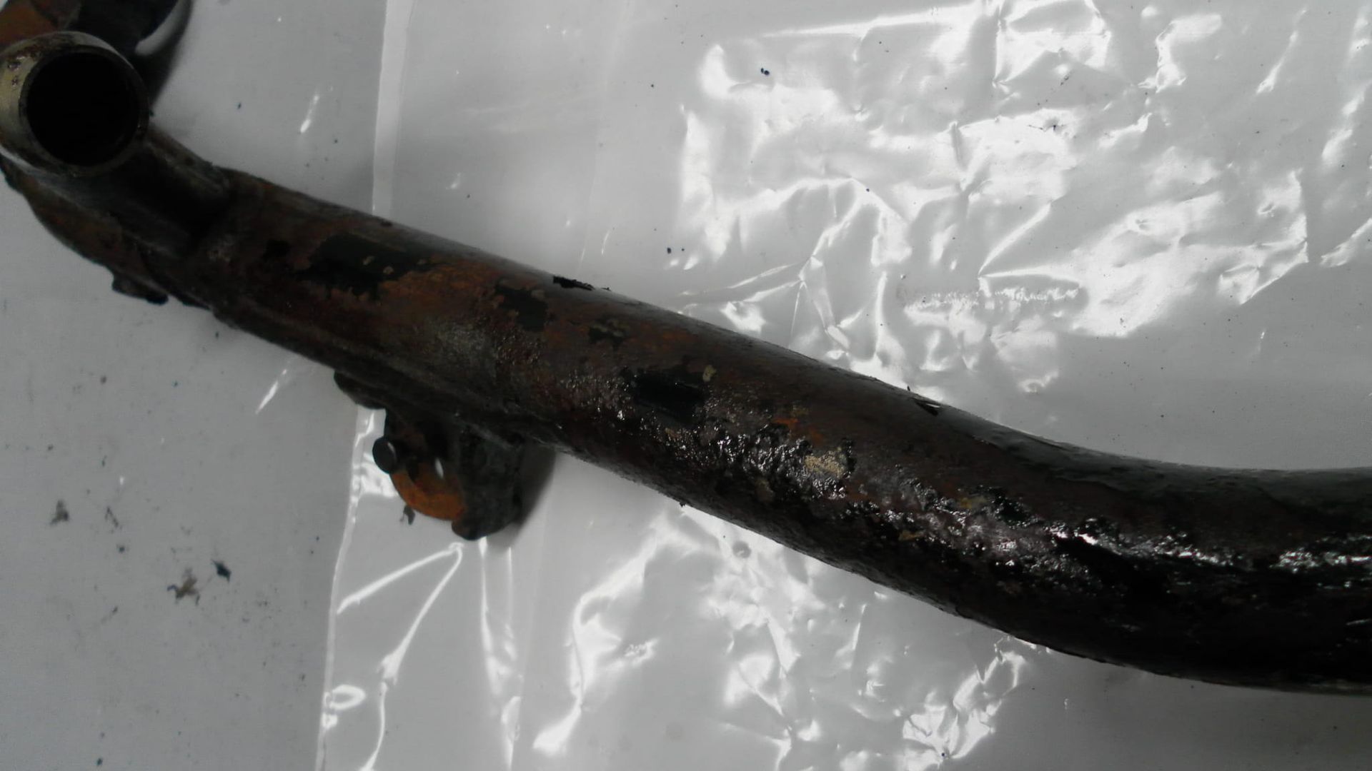 losse framebuis	Vf750s 1982 	50210-mb0-000 , roestig maar hard