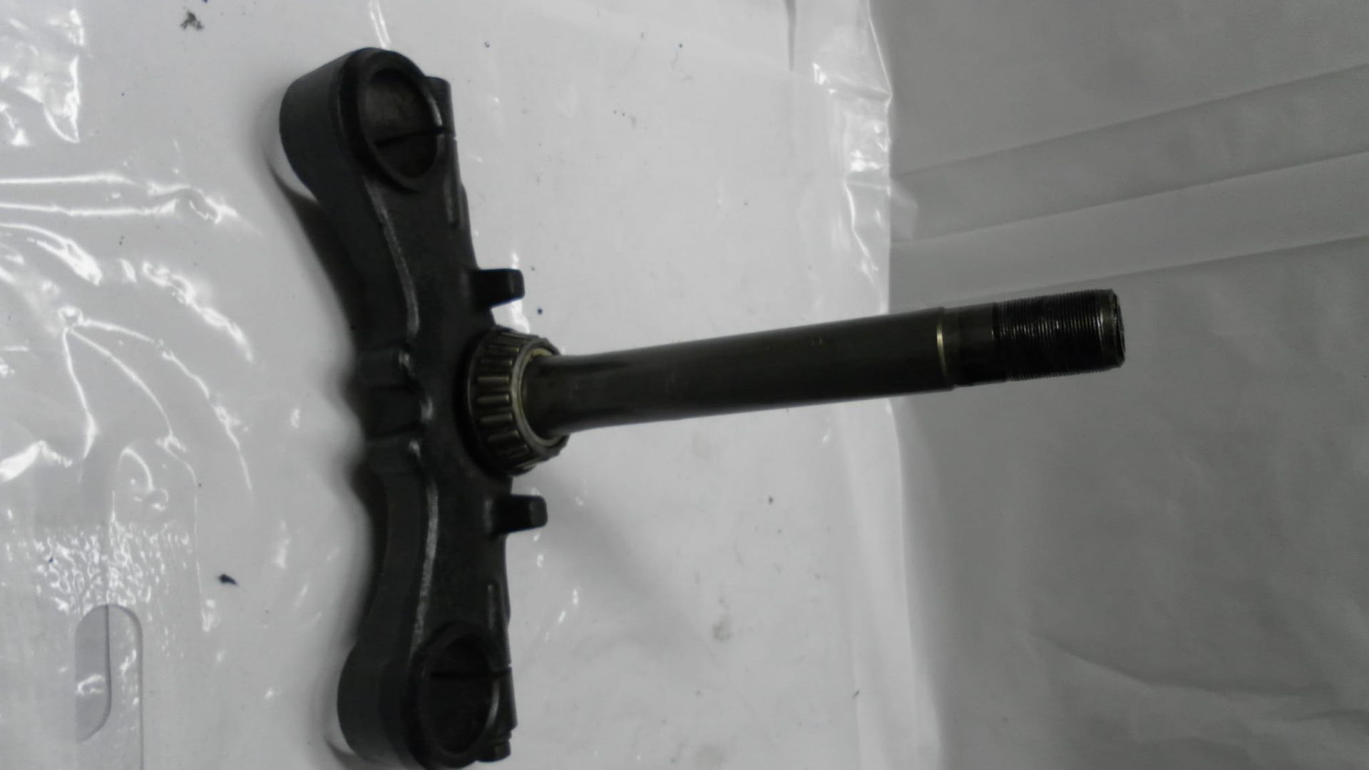 T-stuk , onderste balhoofdplaat	gsx750es/ef 83-84	51410-3133015T