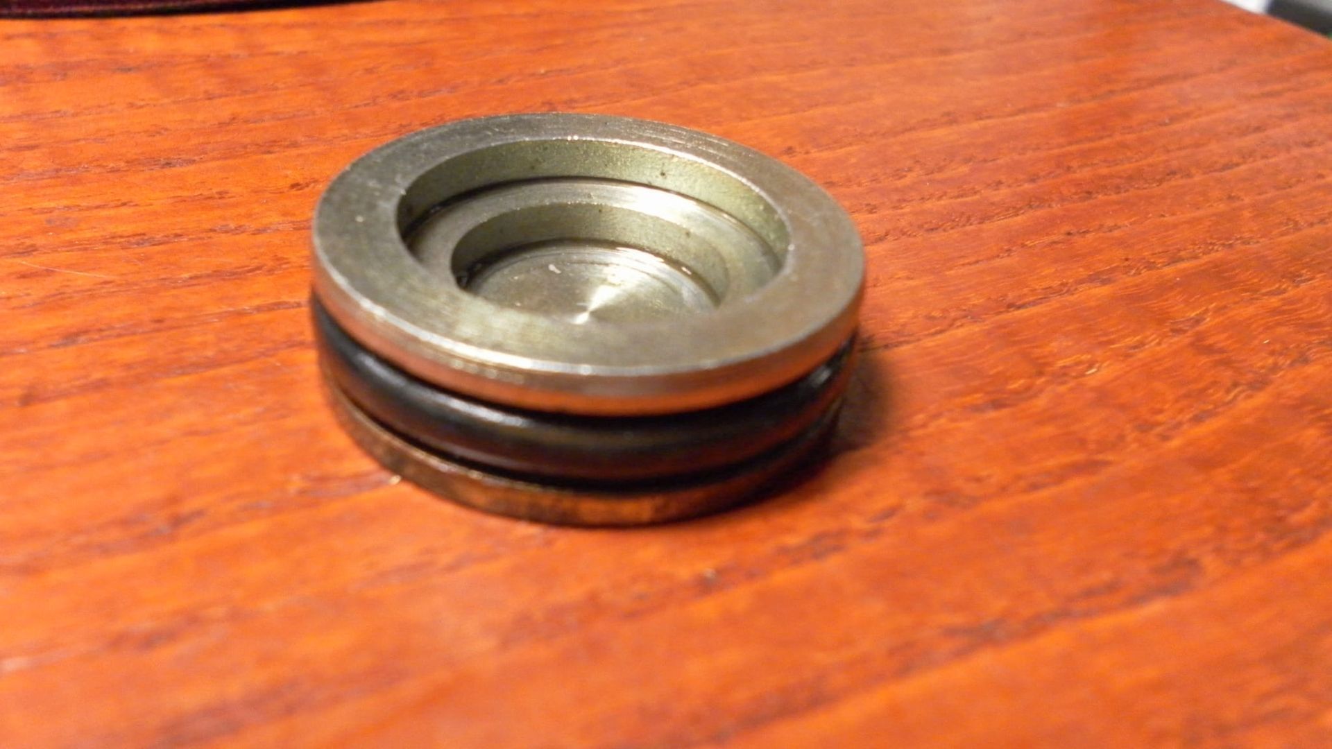 frontfork seat spring	Gsx750 1983-86 gs650	51172-34300 (1)