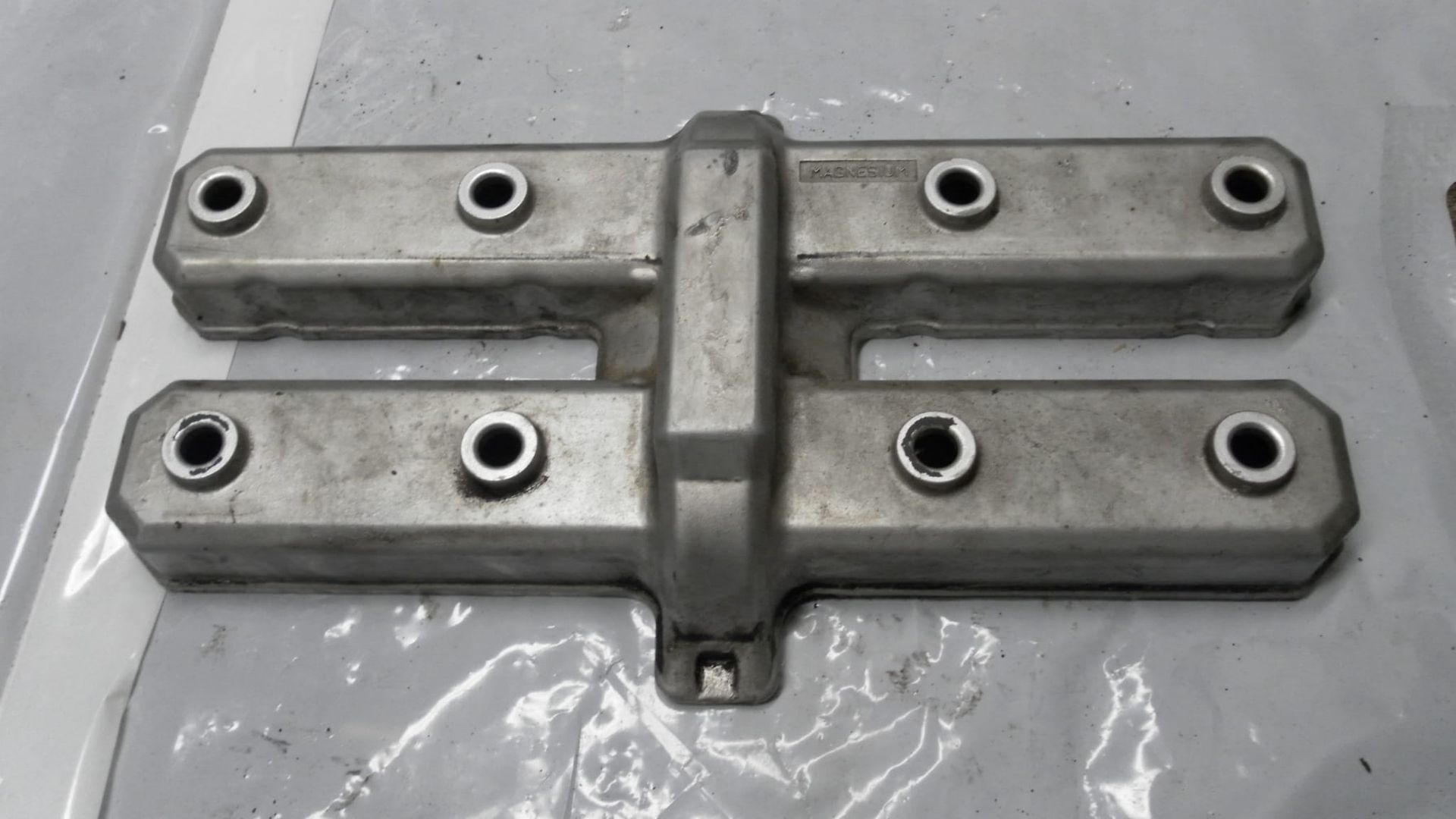 kleppendeksel 	Fzr1000 1989-95 , yzf750 94-98 , yzf1000 1997	3GM-11191-00 	3GM-11191-01