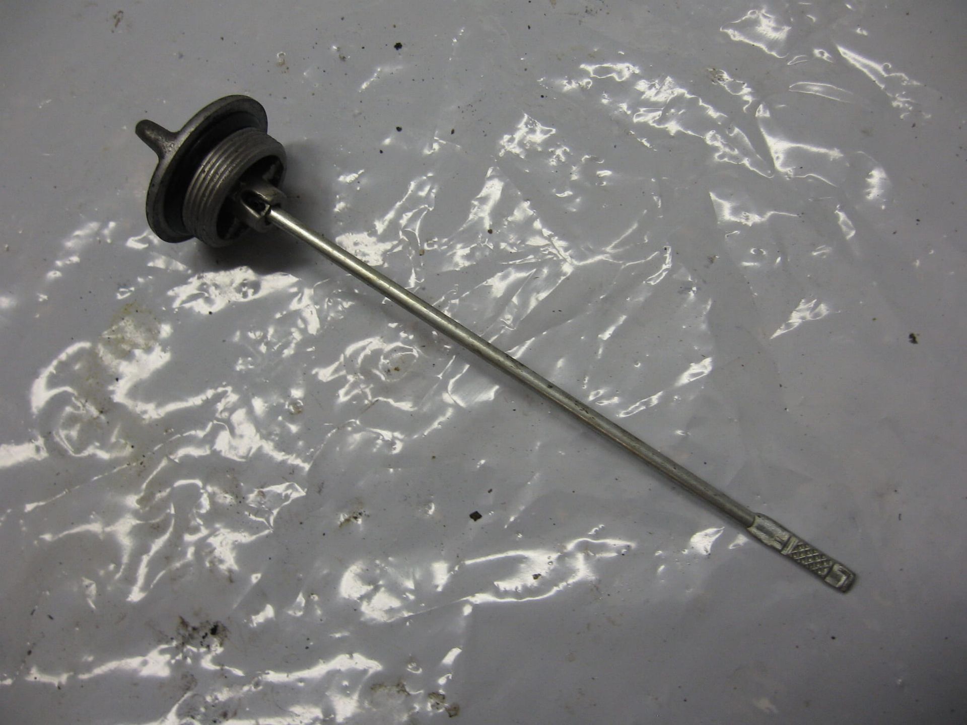 oliepeilstok Gs450L 1987 11970-44100 (1)