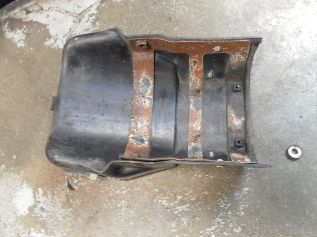 rear fender A , deel achtspatbord met bakje 	Cb750f 75-78 sohc	80100-392