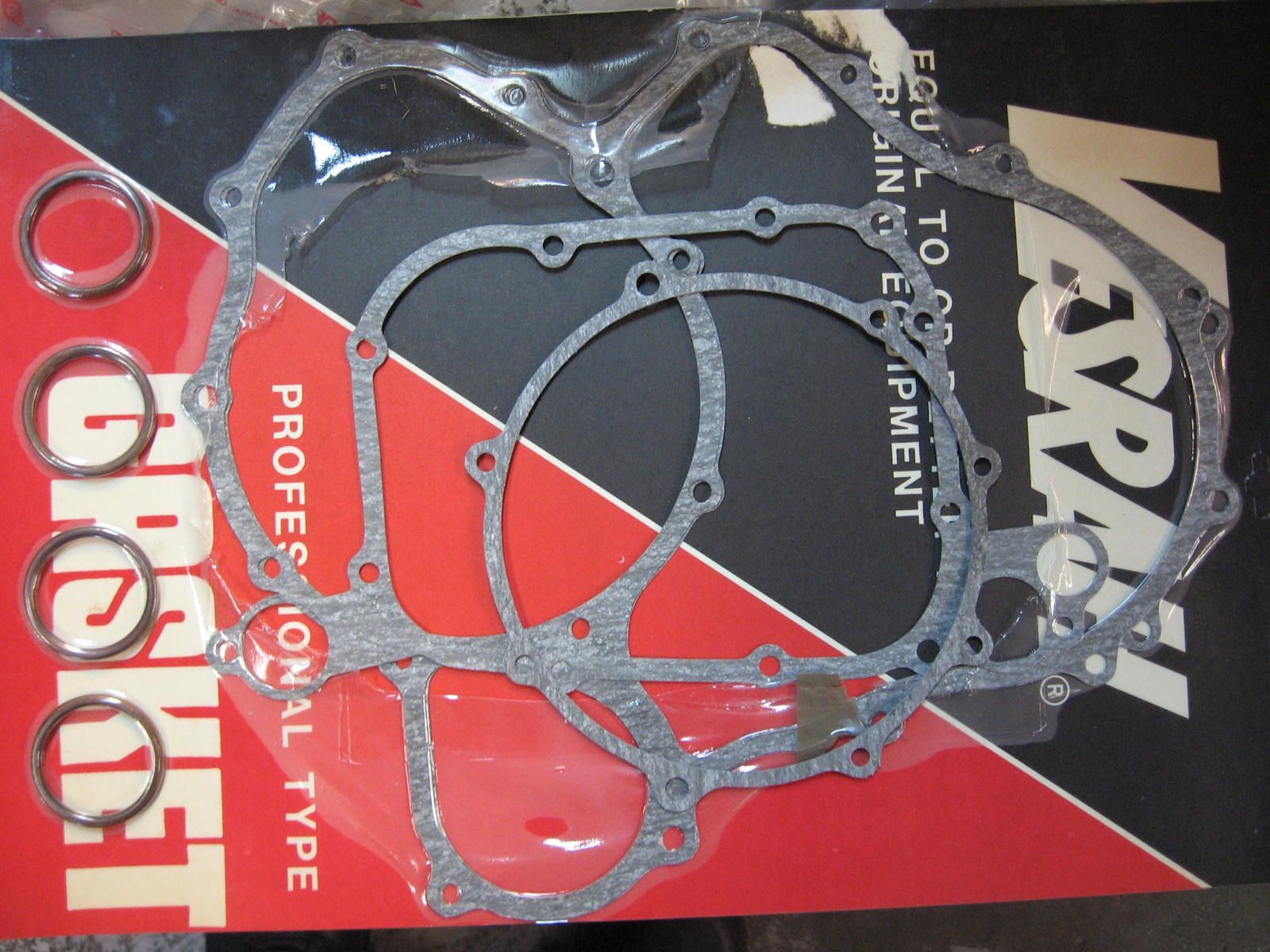 deel pakkingset Gl1200 , 85-87	Mist 3 0ringen, 1 koppakking , waterpomppakking	vesrah		061B1-mg9-s60 , 061b1-ml8-t70