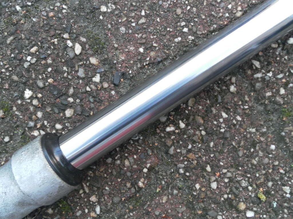 voorpoot voor abs links , pekelschade onderpoot bovenkant binnenpoot roestspikkels . Schuifstuk goed	R1100rt 94-01 ,  r1100r 94-00 ,( r1100gs  94-06 , k1200rs 98-01,r1100rs 92-01 , onderpoot)	31422330557	31422311981