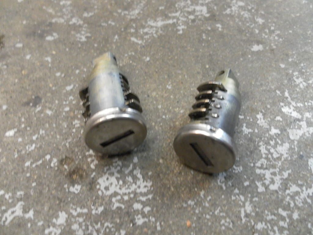 Contactslot , zadelslot , 2 koffersloten met 1 sleutel	R1100RT 99	52532313203 , 51252313183 . 61322306361 . 51252313285