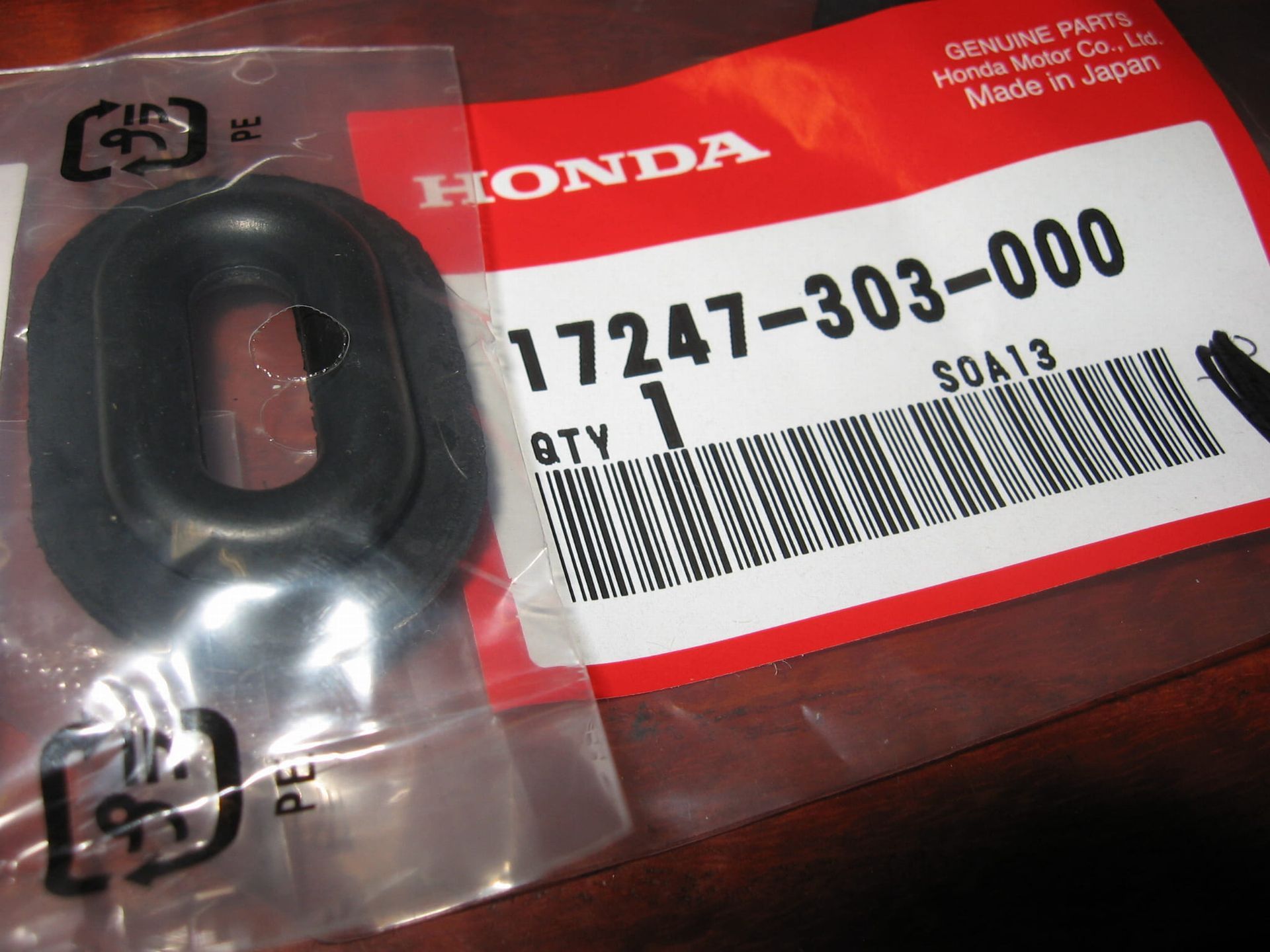 2x rubber bevestiging kuipdeel , zijkap , gommet 		oem		17247-303-000