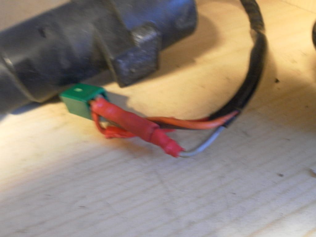 contactslot (gerepareerde draden ) +tankdop , 1sleutel	gsx400e