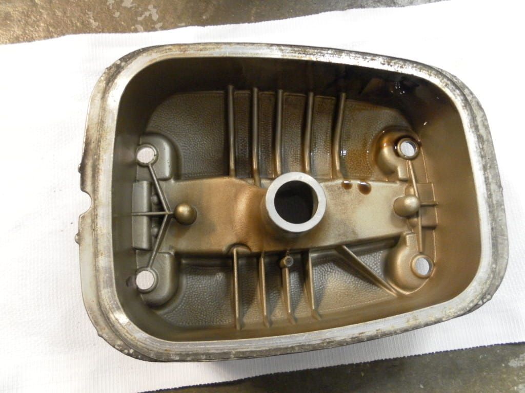 kleppendeksel  (re) met grove krassen	R1100RT 99 , e1100 , e1150 , r850	11127676476	11121340904,11