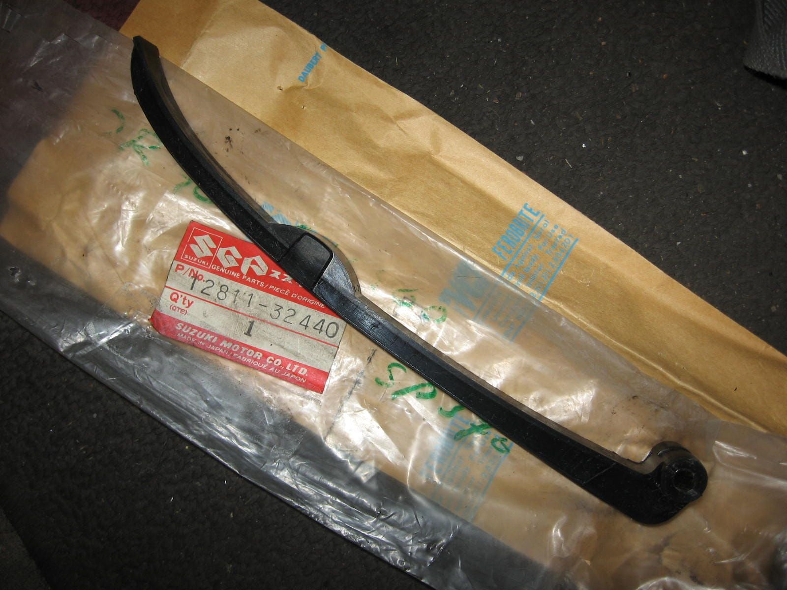 nokkenasketting geleider , dr400 80-81, gn400t	sp370 , 	oem		12811-32440