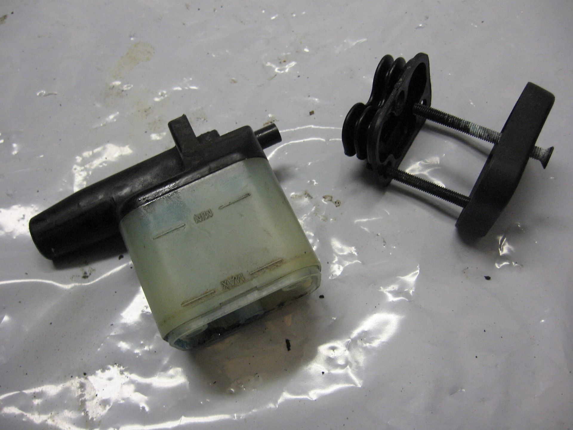 voorrempomp 13mm (deel van 32722310746 )	R80RT 1984-87 , r65 85-87 r100 85-95