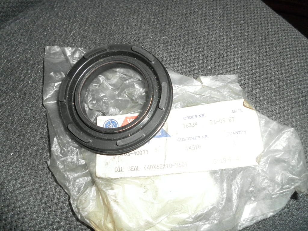 Seal , keerring		oem	93103-40077 (40x62x10-360) , rd350