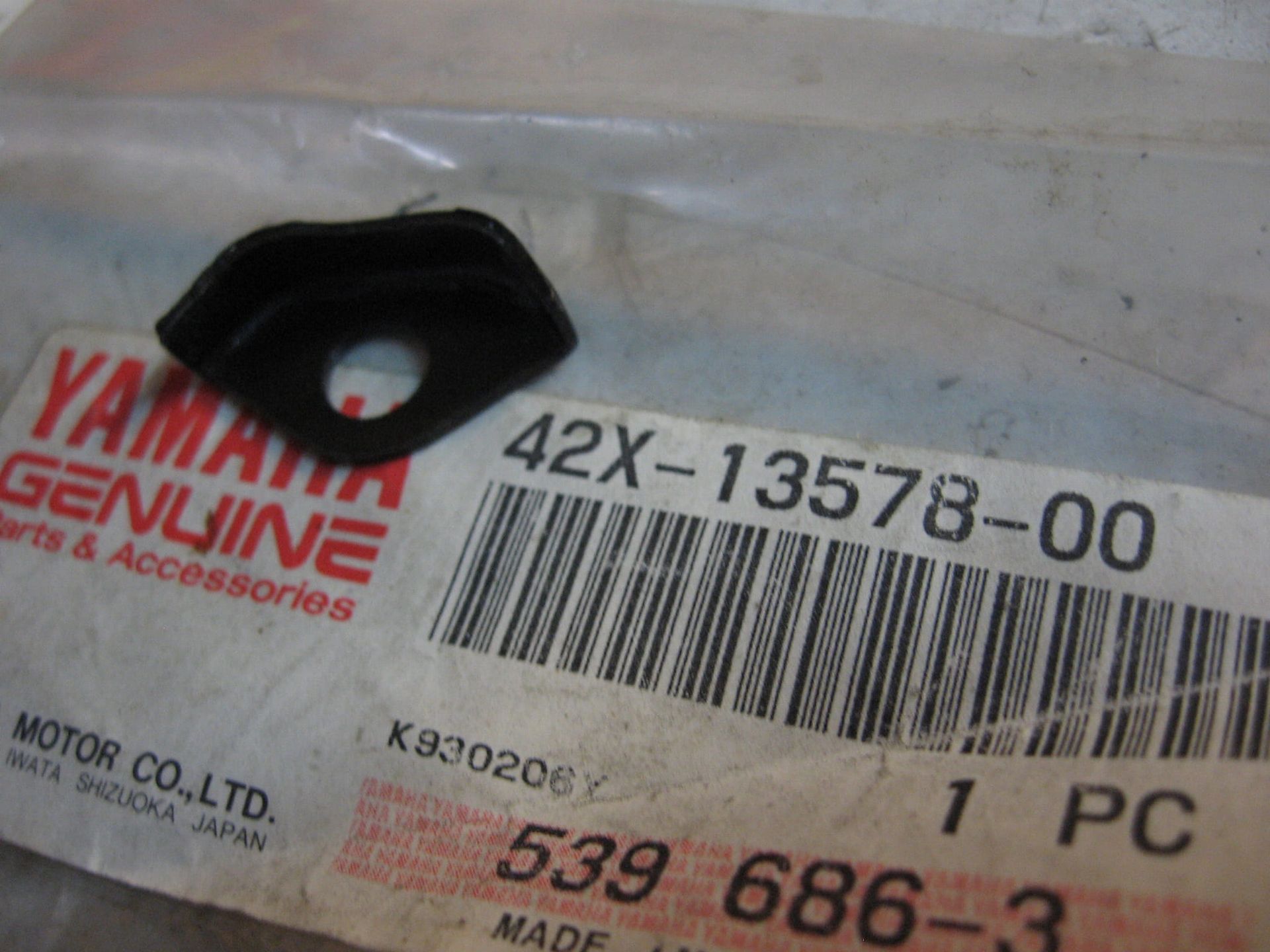 hoek onder bout bevestiging inlaatrubber – xv		oem		42x-13578-00