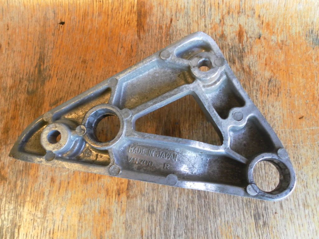 muffler stay right , houder demper /passegier voetsteunhouder rechts	vn700 vn750 1986	35011-1240