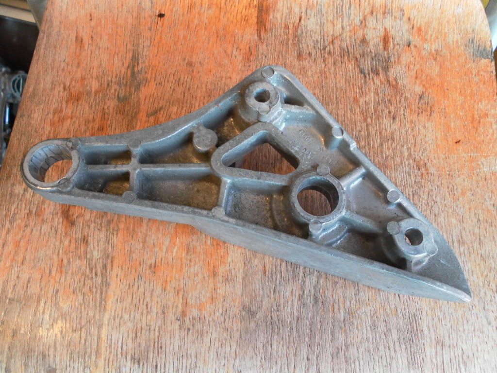 muffler stay left , houder demper /passegier voetsteunhouder links	vn700 85 , vn750 86	35011-1239