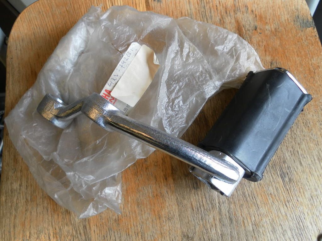 voetsteun met houder	xv750h xv750j xv920 k xv920j		4x7-27420-00-93