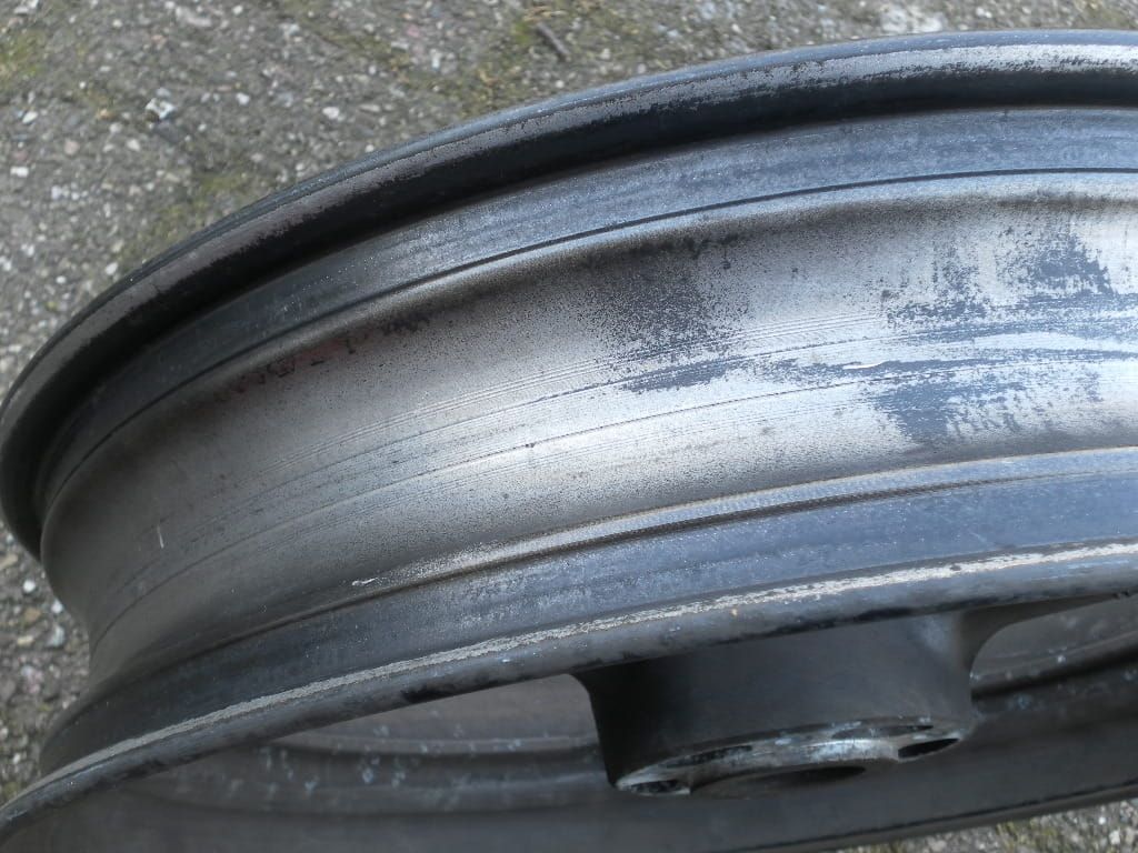 voorwiel gsx750f 2000	Gsx750f gsx600f 1998-03	54111-08F10 ( , wintergebruik)