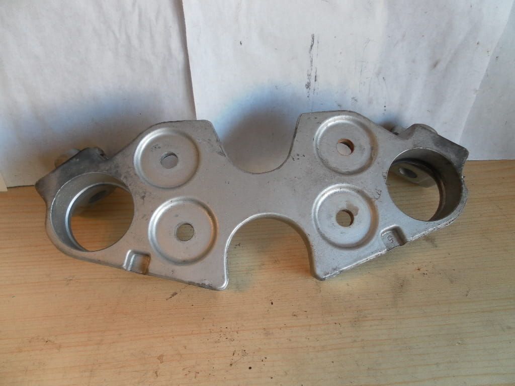 houder stuur	56211-08F00 	Gsx750f 98-03