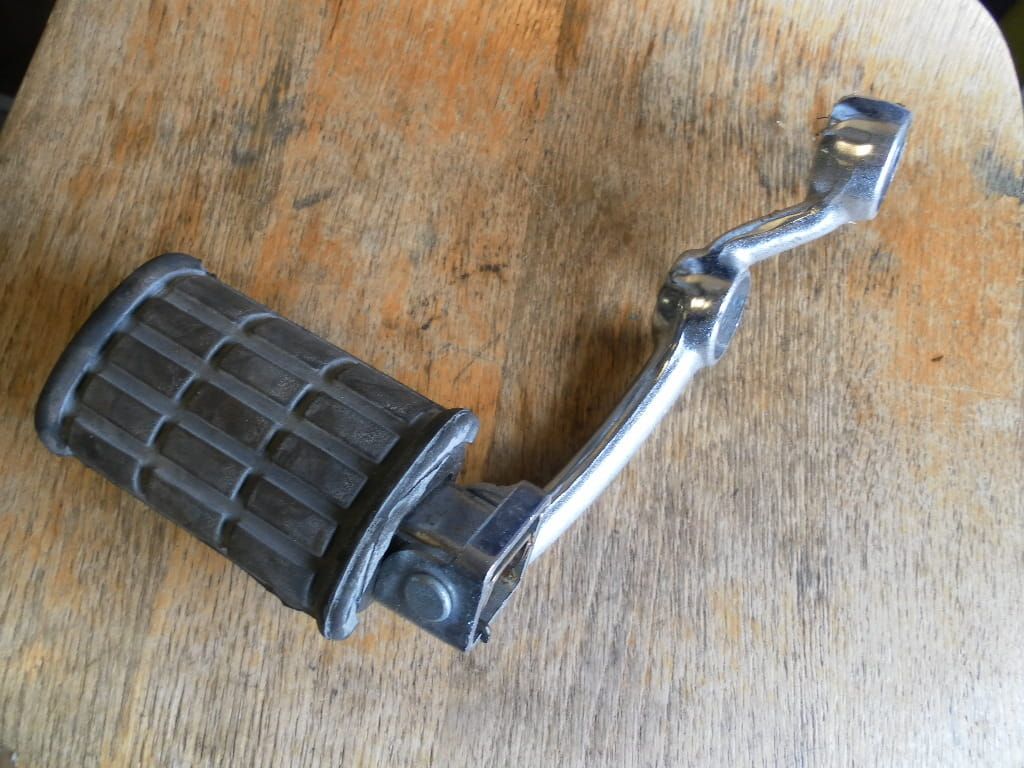 voetsteun met steun		4xv-27420-00-93 , zeer goede staat , xv750h xv750j xv920 k xv920j