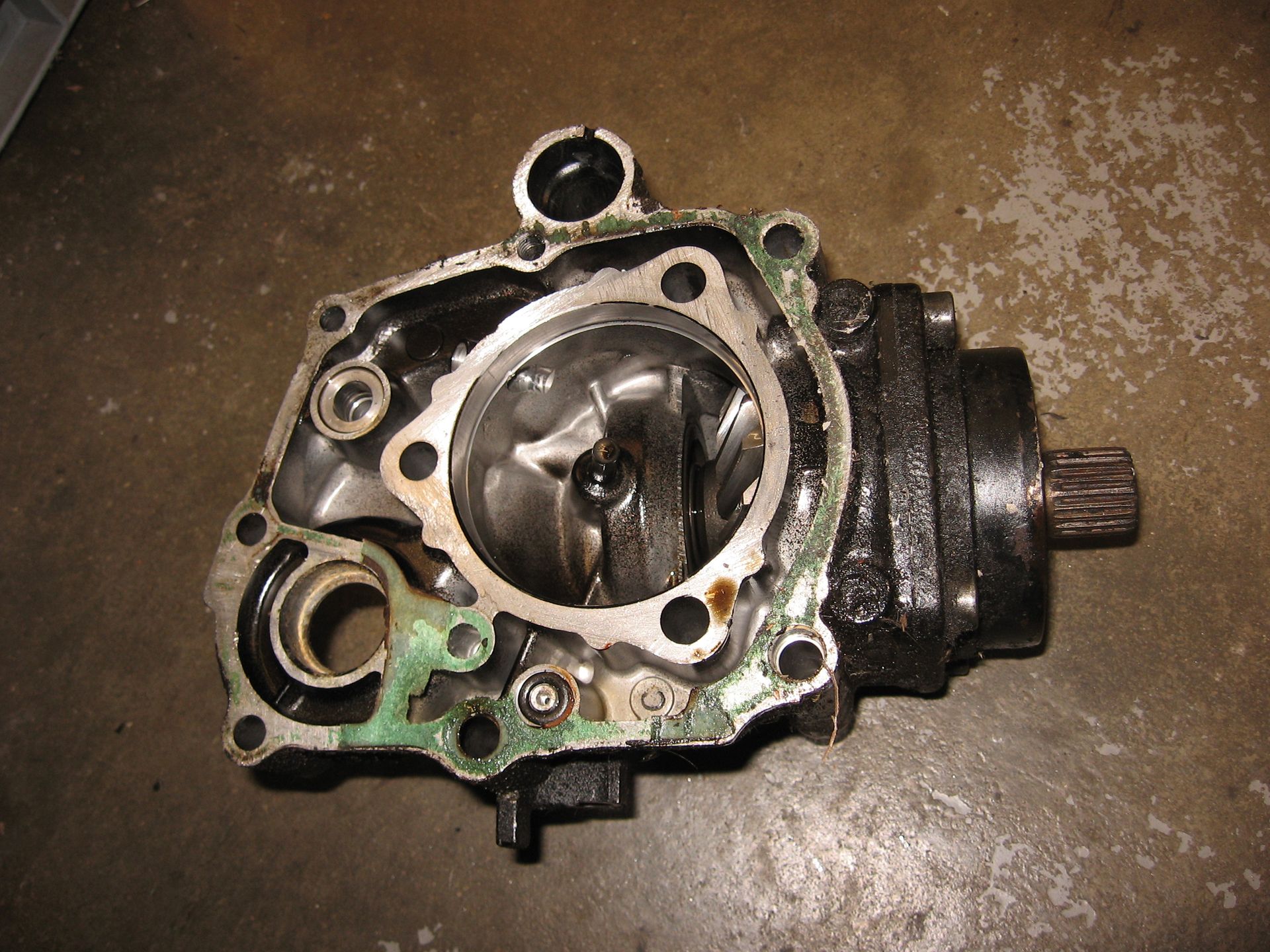 huis cross shaft + lagerhuis cross shaft	Vf750 vf700 82-88, 	21200-MB0-000 + 21371-MB0-000	21100-MB0-000