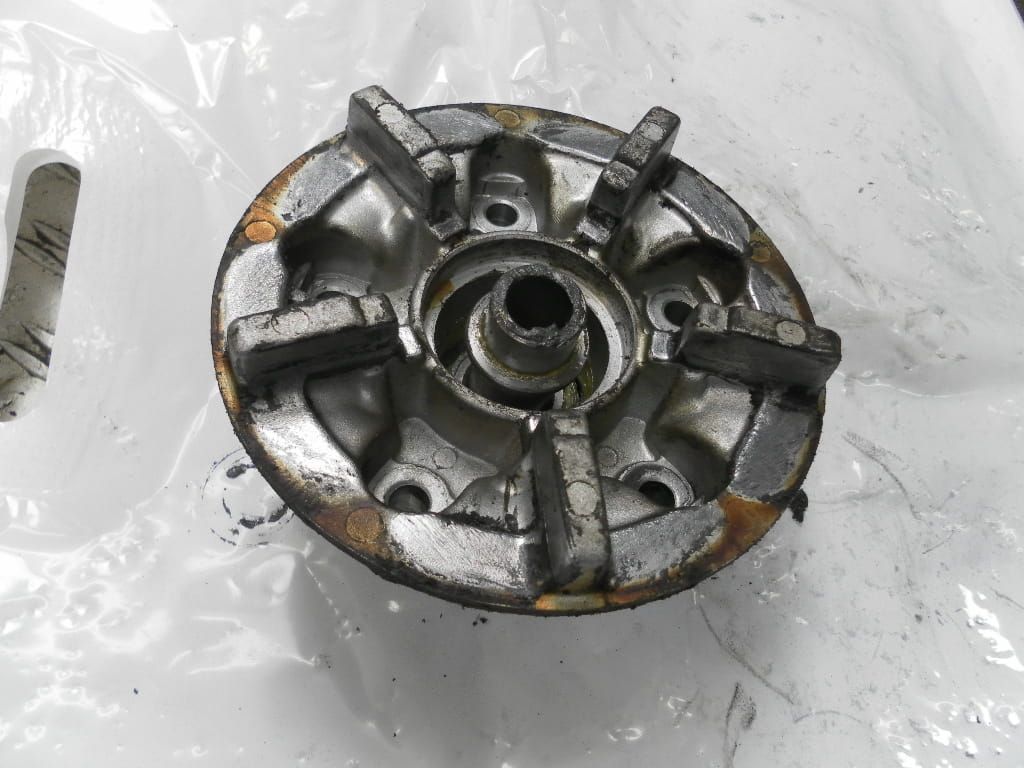 tandwielhouder gsx750f gsx600f 1998-2006 , gsf600s 96-2003		64611-33C00