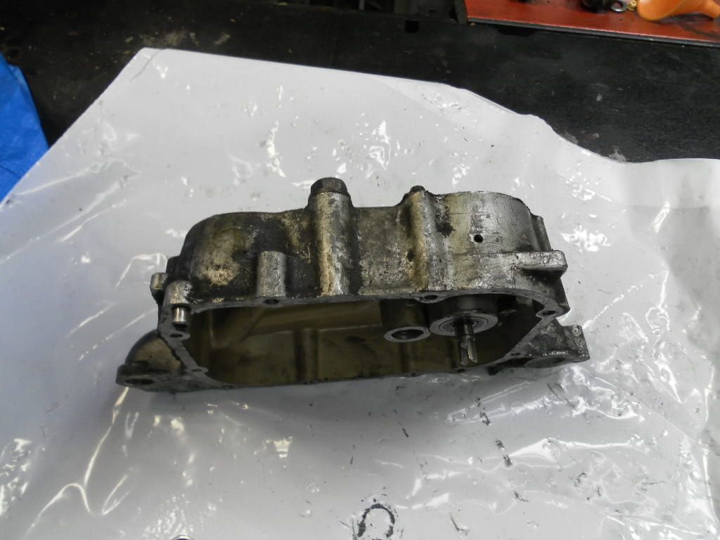 Transmissioncover , blokdeksel voorkant / waterpomphuis	Gl1100 76-79	11360-371-000 		,lak slecht en vuil