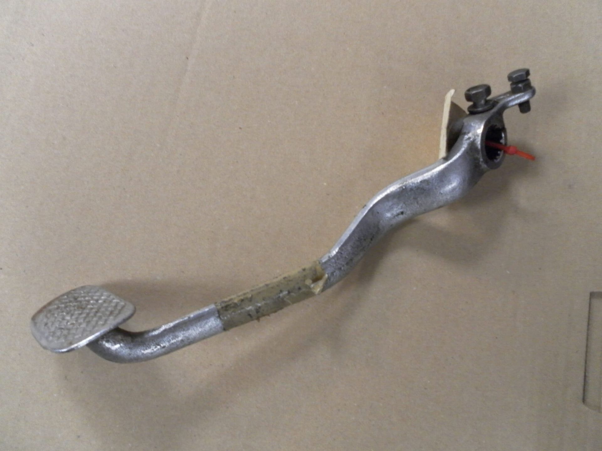 rempedaal  	gs550  	43110-47000