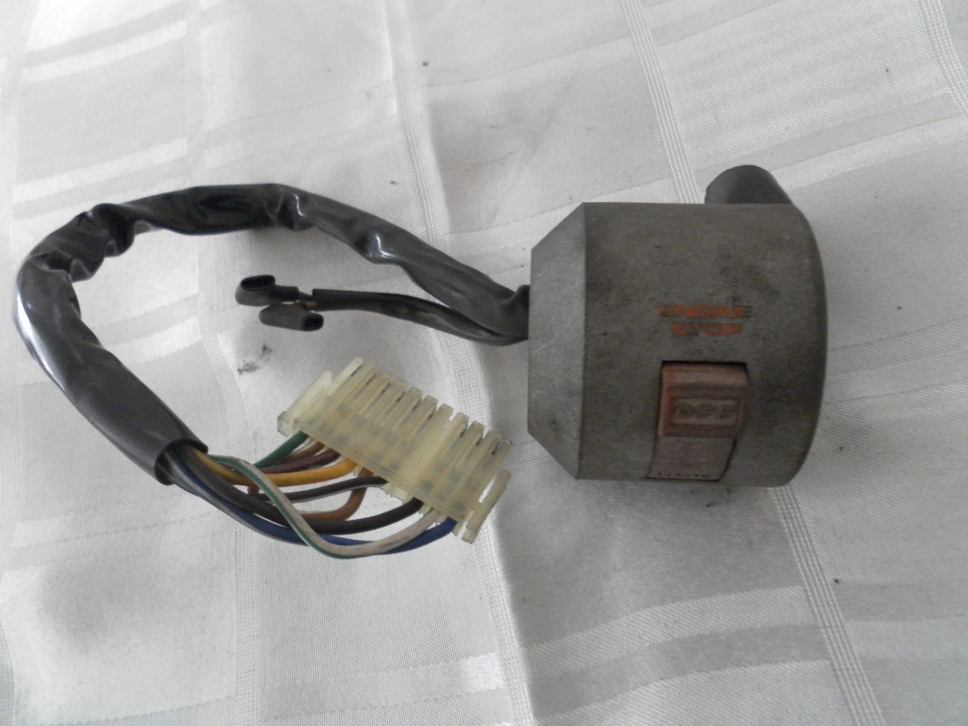 stuurschakelaar rechts 	Vtr250 88-89	35130-KV0-671