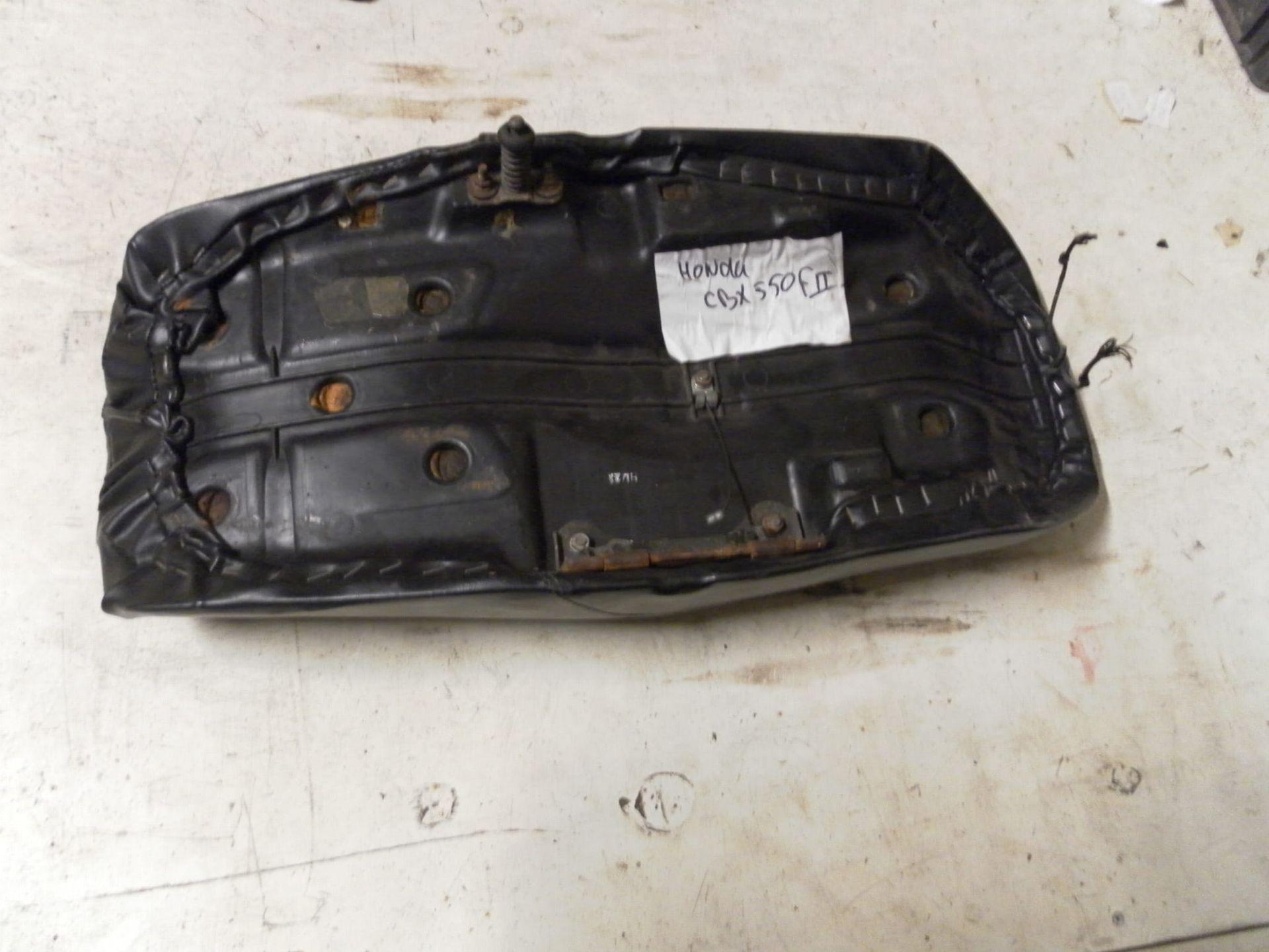 zadel cbx550FII	andere overtrek	77200-MA6-760