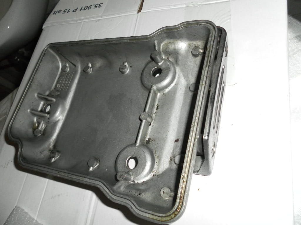 kleppendeksel achter vn750 700 82-92	met chrome rand	14025-1739	18018-1063