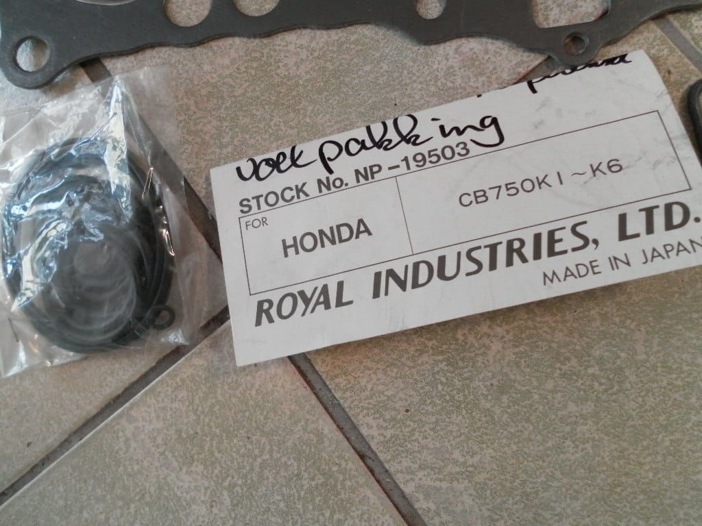 koppakking uitlaatpakking en div o-ringen NOS , cb750 k1-k6		12251-300-030 , 18291-254-000 , 12329-300-020