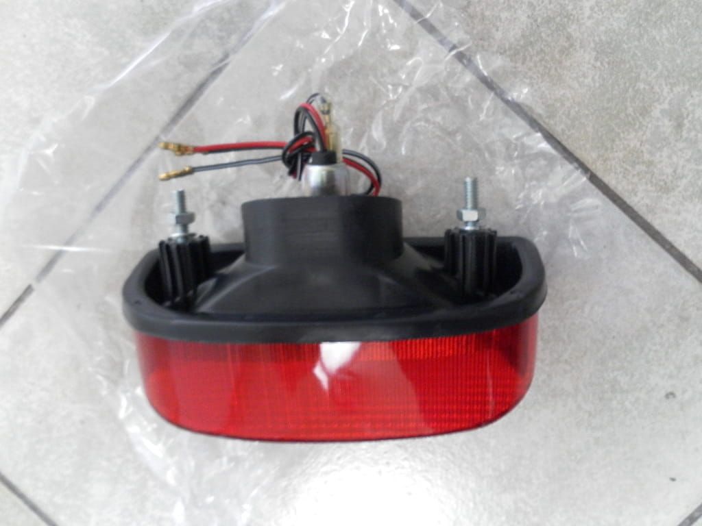 achterlicht  gsf400 bandit 91-93 . vx800 90-94	HH 123-355	.vervangend voor  		35710-45c00