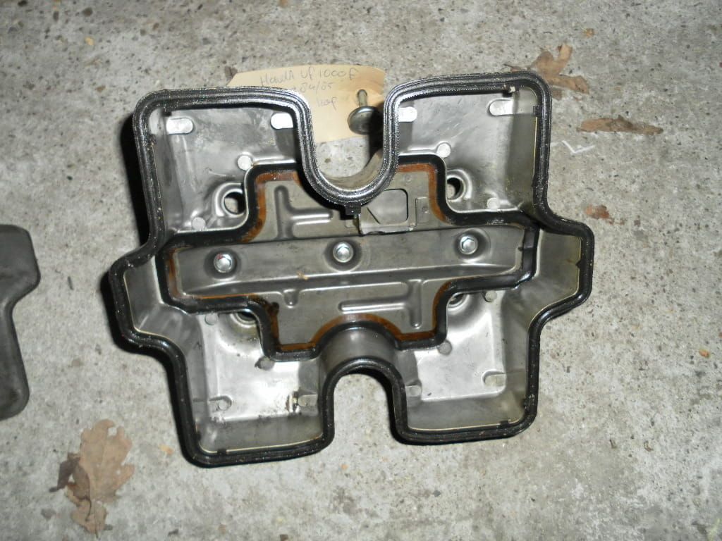 Achterste kleppendeksel vf1000f 1984/85 12321-MB6-000 12325-MB6-000