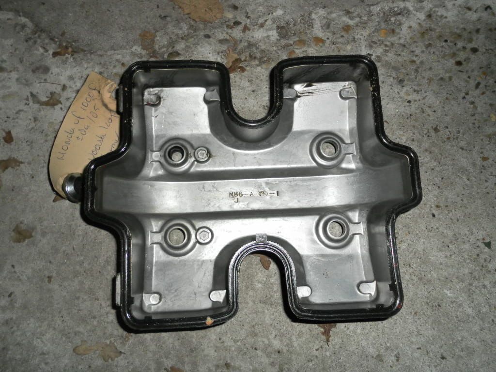 voorste kleppendeksel vf1000f	1984 -85	12311-MB6-000