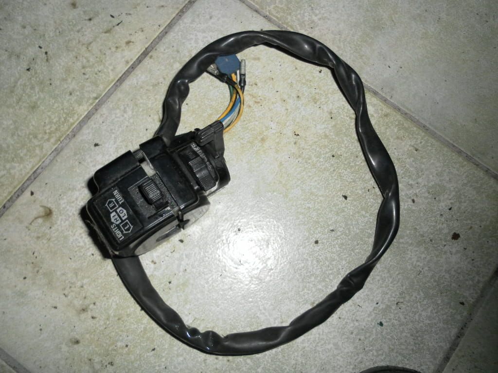 stuurbediening links gs450 		37400-32B00 	37400-32b20 (1)