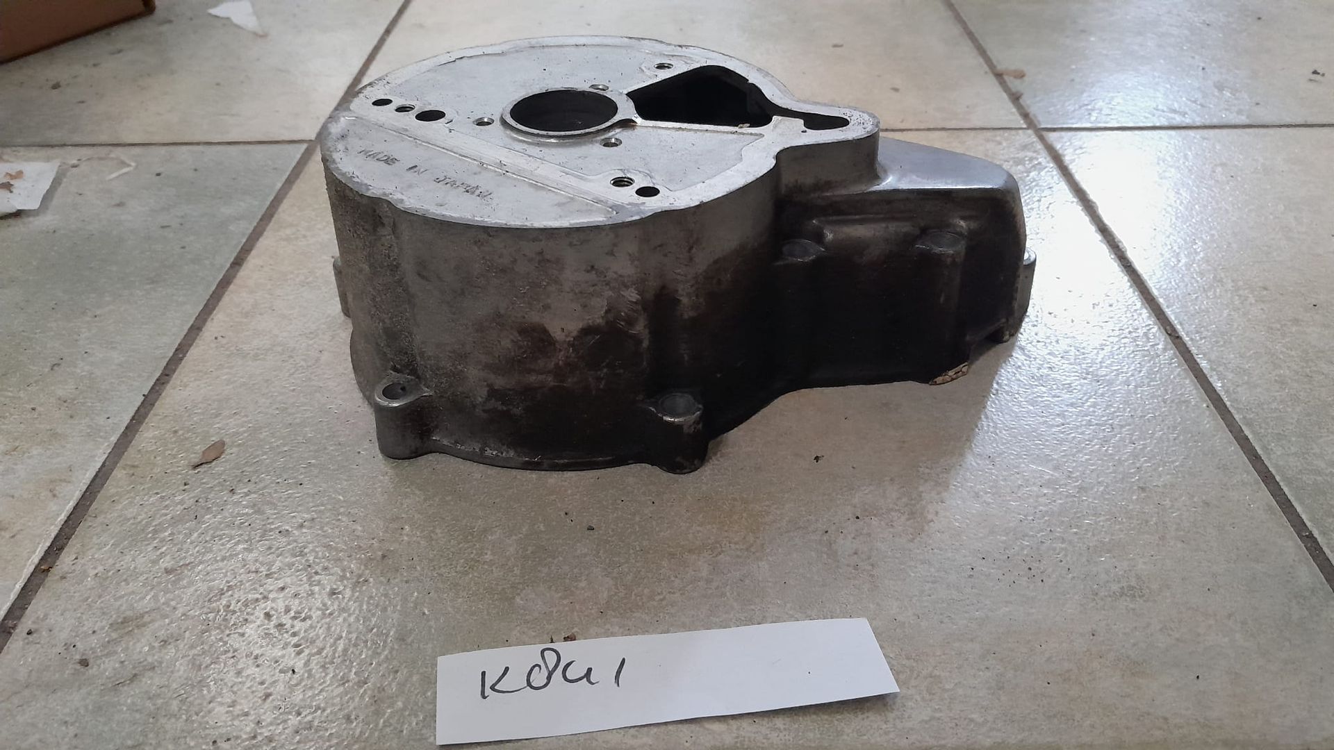 14031-1112 ,. blokdeksel dynamo 	kz305  z305