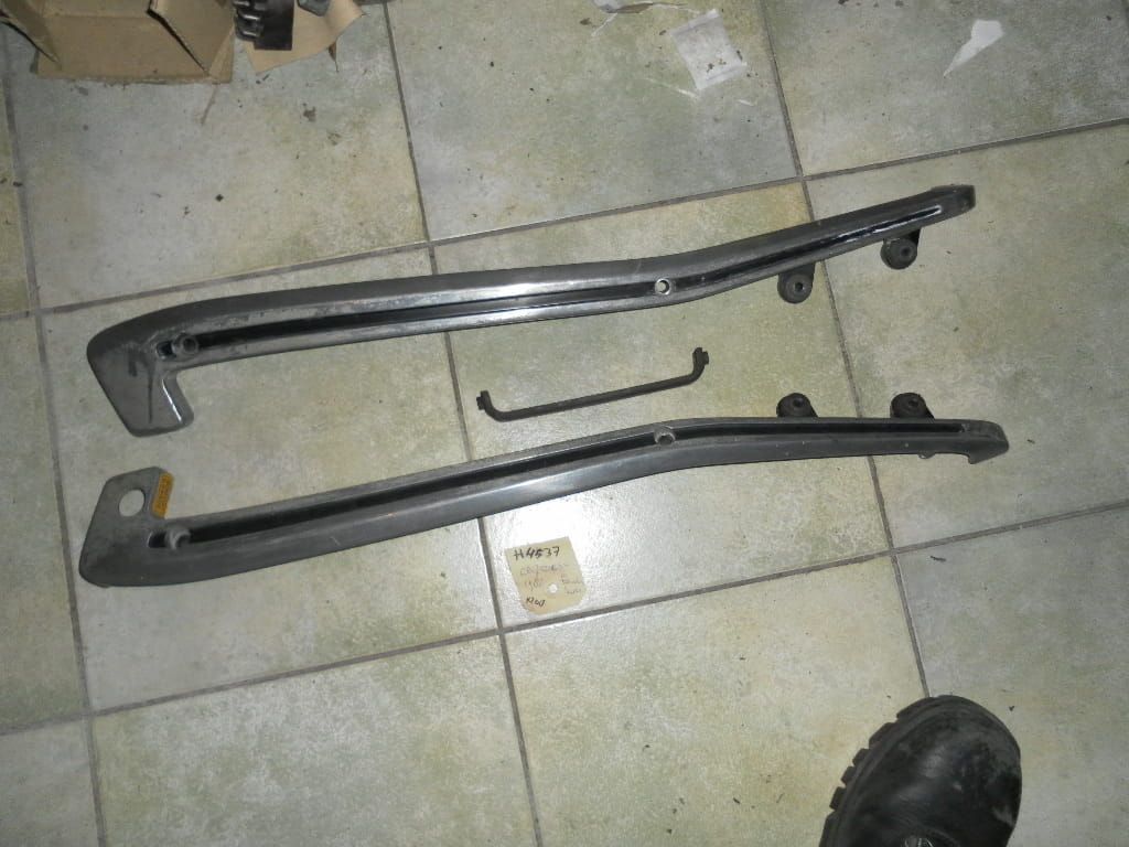 set fenderstuds	Cb650sc 1982  84100-460-840 	84200-460-840