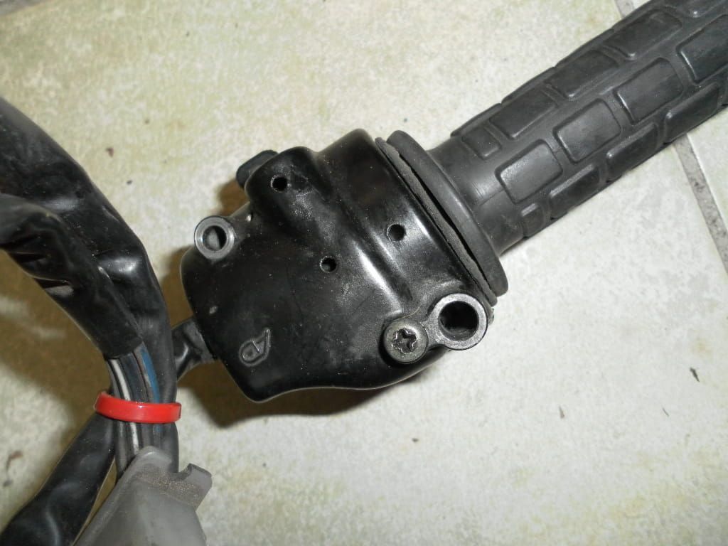 stuurbediening rechts  , switch handle 2	Rd250 1983	4L0-83975