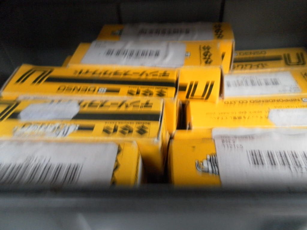 NOS 4 stuks W20ES-U denso bougie's  ( NGK B6ES ) , suzuki genuine parts